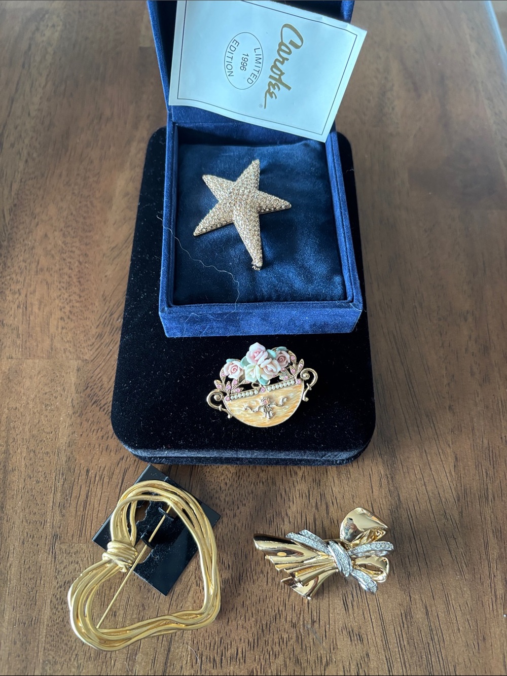 Set of 4 assorted pins